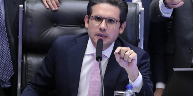 Motta diz que há limites para protestos e que o respeito à Mesa é inegociável