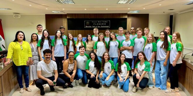 Seminário de Linguagens na Escola Elvira Barros valoriza literatura afro-brasileira e protagonismo estudantil