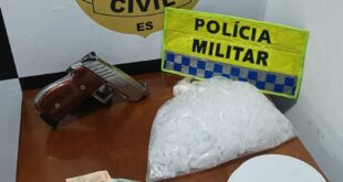 Operação policial prende três pessoas e apreende arma e drogas em Domingos Martins