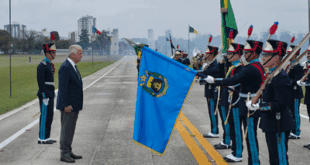 Ministro José Mucio participa da entrega de Espadins na AMAN