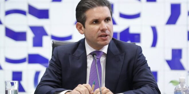 Motta quer votar na quarta-feira projeto sobre proteção de crianças em ambiente digital