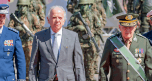 Ministro da Defesa participa de cerimônia alusiva ao Dia do Soldado