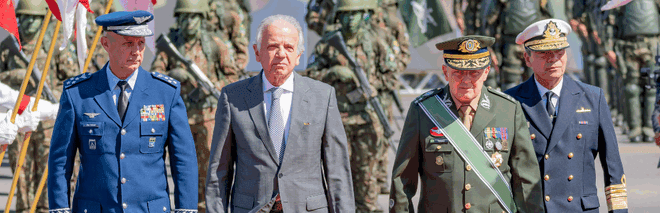 Ministro da Defesa participa de cerimônia alusiva ao Dia do Soldado