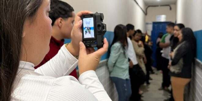 Estudantes da Escola José Roberto Christo exploram ciência e criatividade na Feira de Ciências 2025