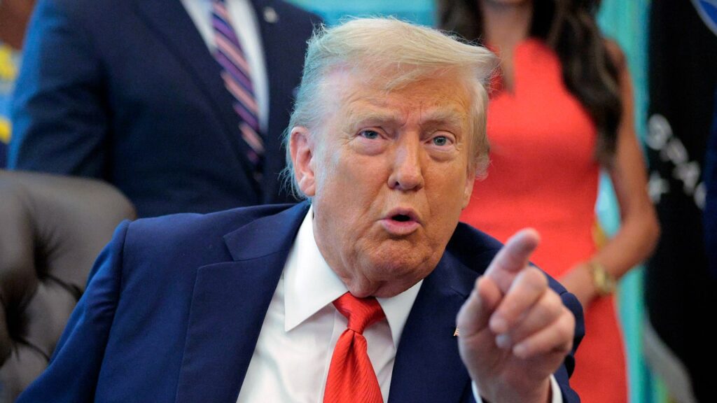 O acordo da Intel de Trump, com mais por vir, colocando o governo em uma montanha-russa com negócios