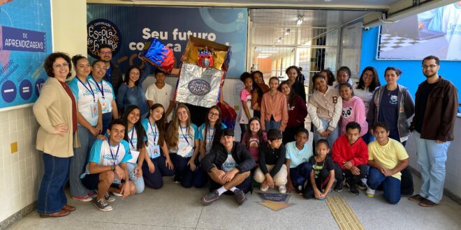Estudantes da Rede Municipal vivenciam experiências do Programa Escola do Futuro na Escola Elisa Paiva