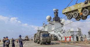Navio-Aeródromo “Atlântico” chega a Belém com militares e equipamentos para a Operação Atlas e a COP 30