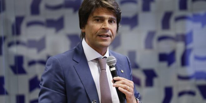 Reforma administrativa: propostas modificam contratos temporários, gratificações e concursos