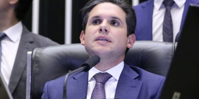 Câmara terá semana de votação de projetos sobre educação, diz Hugo Motta