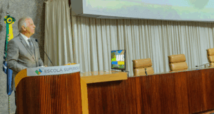 Ministro prestigia celebração de quatro anos da Escola Superior de Defesa