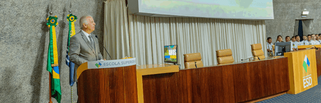 Ministro prestigia celebração de quatro anos da Escola Superior de Defesa