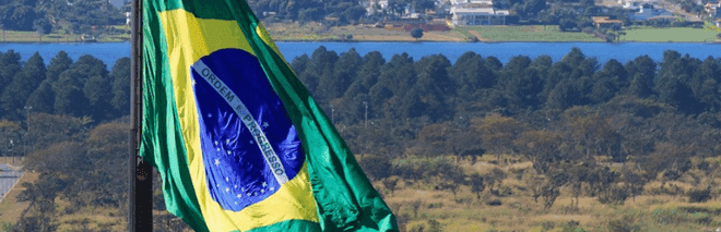 Troca do Pavilhão Nacional marca homenagem ao Dia do Aviador