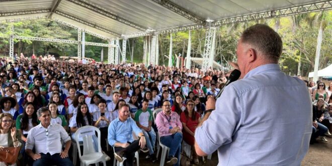 Programa Intercâmbio Sedu: participantes conhecem países onde estudarão por três meses