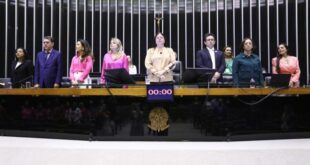 Câmara homenageia campanha Outubro Rosa e reforça importância do diagnóstico precoce