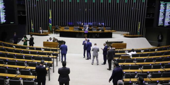 Câmara aprova medida provisória que reformula as regras do setor elétrico