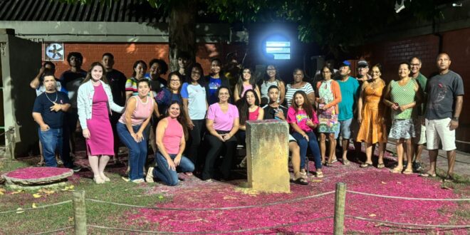 Escola Governador Lindenberg promove ação de conscientização sobre o câncer de mama com turmas do Pipat, EJA e Neeja