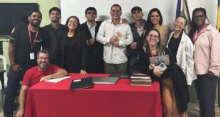 Júri simulado na Escola Angélica Paixão promove reflexão interdisciplinar sobre energia nuclear e ética científica