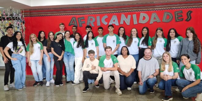 Estudantes da Escola Sobreiro ampliam conhecimentos em visita ao Museu de História, Ciência e Projeto Tamar