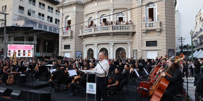 Theatro Carlos Gomes reabre após obra de restauro e readequação