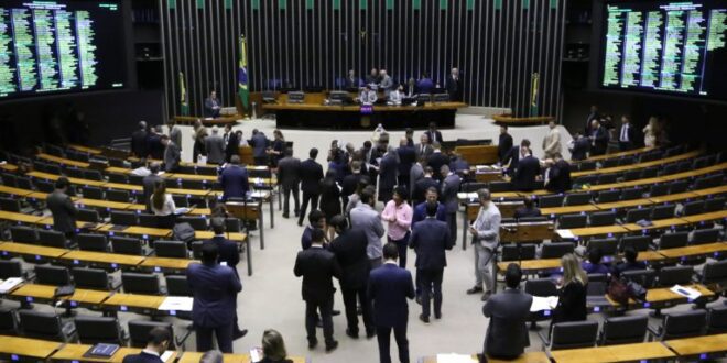 Câmara aprova projeto que altera regras para prisão temporária