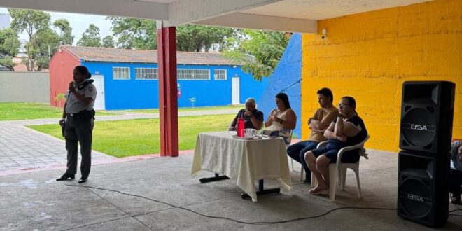 Escola de Baixo Guandu promove palestra sobre projeto de vida e valorização do estudo