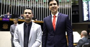 Com autoria do senador Cleitinho e relatoria do deputado Pettersen, Câmara aprova fim do IPVA para carros com mais de 20 anos