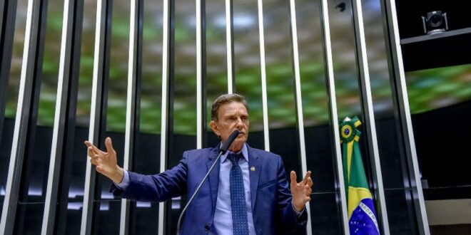 Câmara aprova proposta de Crivella que reduz penas de condenados do 8 de janeiro