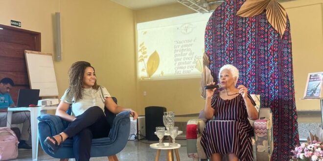 Escola de Afonso Cláudio promove roda de conversa sobre protagonismo feminino negro com participação de mulheres da comunidade