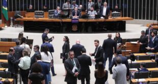 Câmara aprova mudanças em projeto que desbloqueia recursos do Fundo Social para saúde e educação