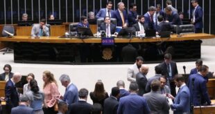 Câmara conclui votação de projeto que regulamenta a reforma tributária; texto segue para sanção