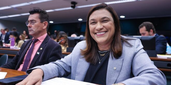 Deputada Maria Rosas é eleita nova presidente da Comissão de Comunicação