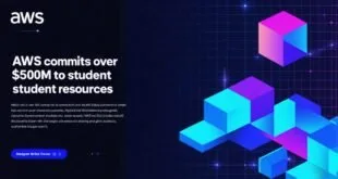 Estudante acessando o AWS Builder Center em computador para verificar bolsa e desbloquear benefícios