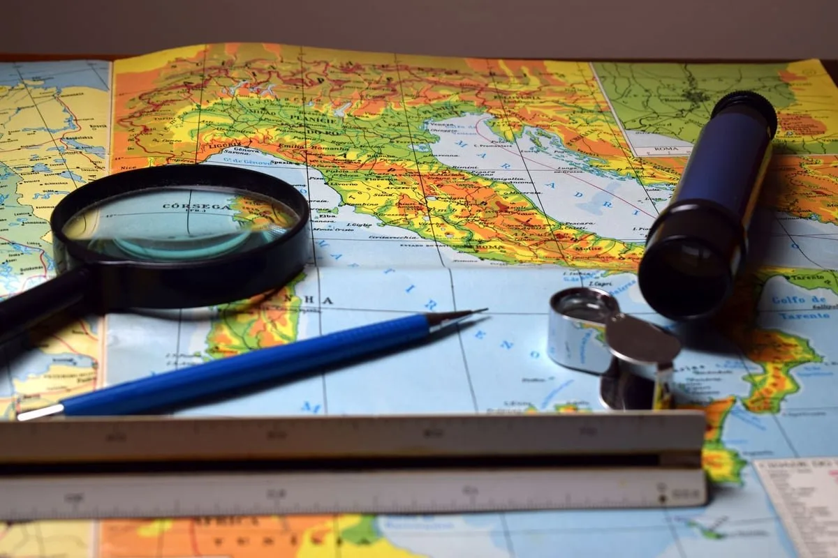 Mapa-múndi simbolizando cooperação técnica entre países em desenvolvimento