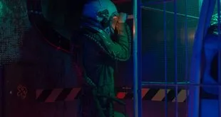 Traje espacial exposto em referência ao Dia do Astronauta e à Missão Centenário brasileira