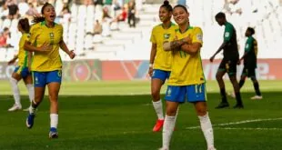 Brasil vence a Tanzânia por 4 a 1 e lidera o grupo na Copa