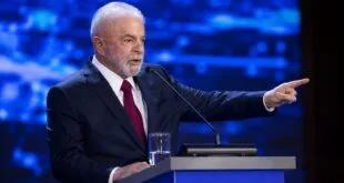 Presidente Lula durante discurso com falas controversas em evento público