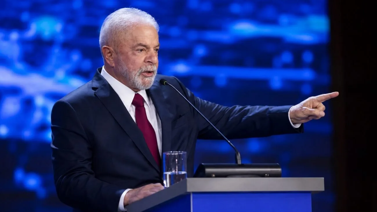Presidente Lula durante discurso com falas controversas em evento público