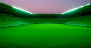 Estádio iluminado para São Paulo x Atlético-MG ao anoitecer com gramado vazio