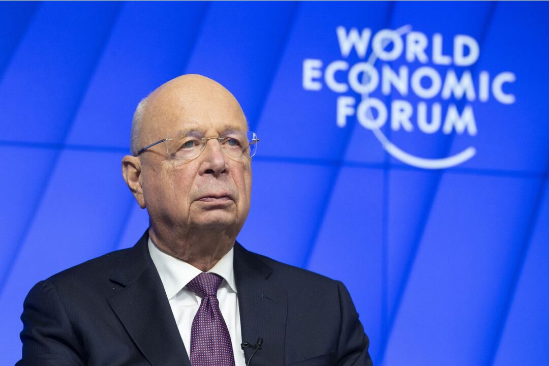 Por que o mundo está decaindo tão rápido? O alemão Klaus Schwab e o  Totalitarismo 