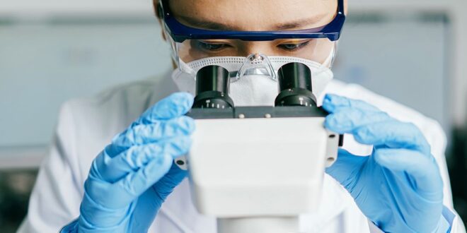 Moderna e IBM exploram computação quântica e IA generativa para ciência do mRNA
