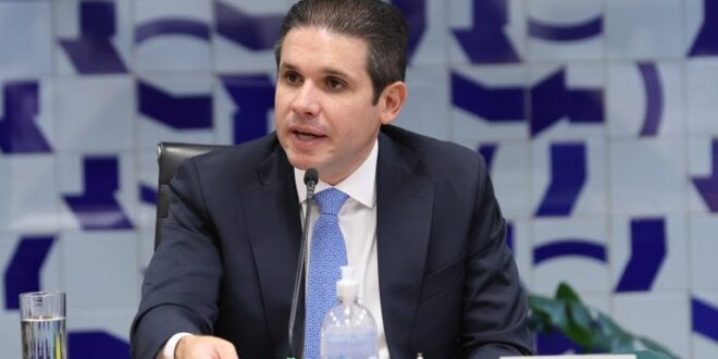 Motta proíbe cartazes, banners e panfletos nos plenários da Câmara dos Deputados