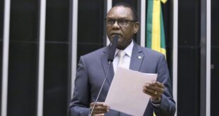 Câmara aprova revogação de trechos desatualizados da CLT e permite cancelamento on-line de contribuição sindical