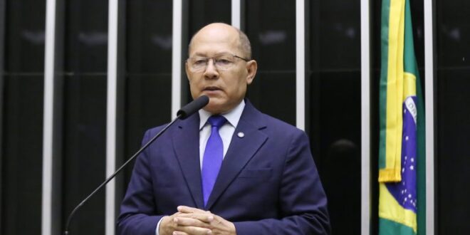 Câmara aprova projeto que suspende aumento do IOF