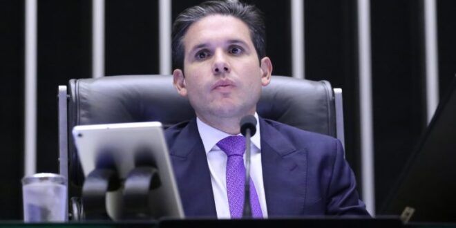 Motta anuncia grupo de trabalho para formular projeto sobre segurança de crianças na internet