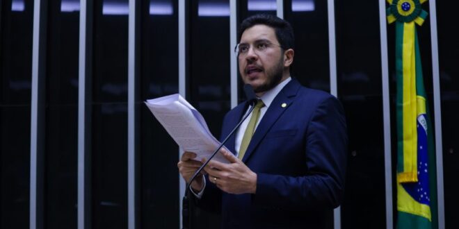 Câmara aprova marco regulatório para proteção de crianças em ambientes digitais
