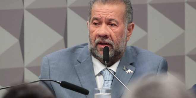 Lupi nega omissão e diz à CPMI do INSS que só percebeu “dimensão do problema” após ação da PF