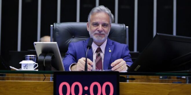Projeto que garante direito à herança digital avança na Câmara dos Deputados