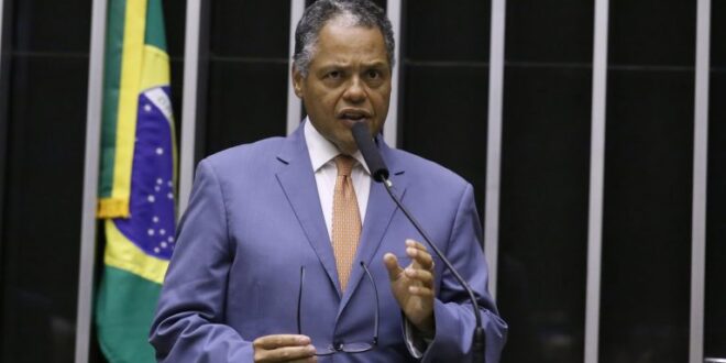 Câmara aprova em 2º turno PEC que regulamenta aposentadoria dos agentes de saúde e de combate a endemias