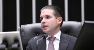 Câmara aprova criação de cargos para ministérios da Educação e da Gestão