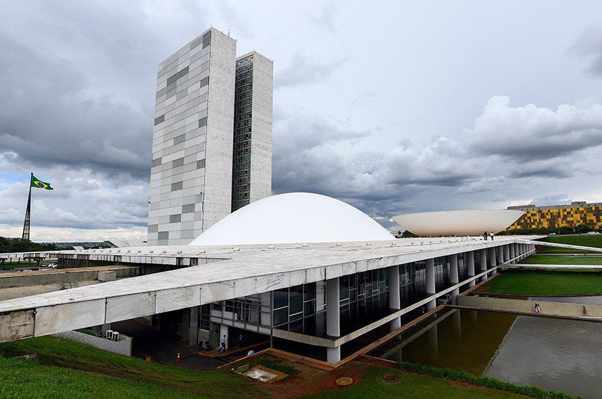 Surpreendente: Brasil e Paraguai Destroem 809 Toneladas de Maconha